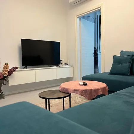 Maisonnova Deluxe 1 * تيرانا