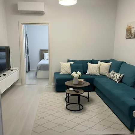 Maisonnova Deluxe 1 Тирана