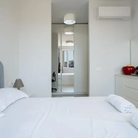 Maisonnova Deluxe 1 تيرانا
