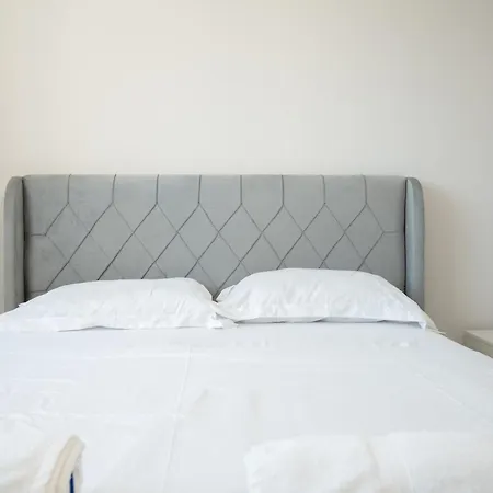 Maisonnova Deluxe 1 تيرانا