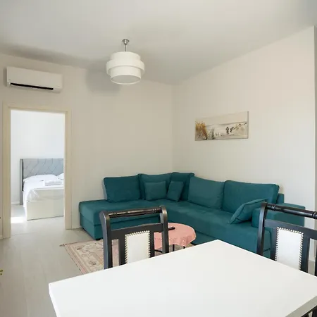 Maisonnova Deluxe 1 * تيرانا