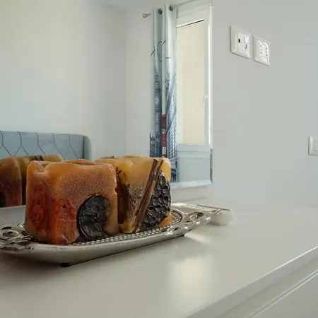 Maisonnova Deluxe 1 *