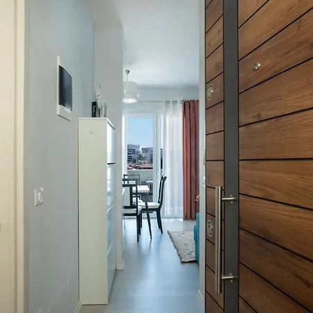 Maisonnova Deluxe 1 * تيرانا