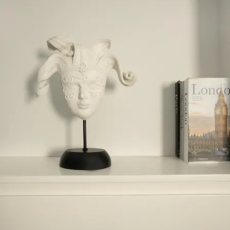 Maisonnova Deluxe 1 *