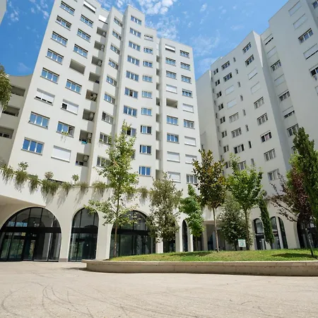 Maisonnova Deluxe 1 *